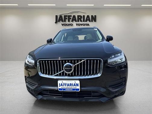 2022 Volvo XC90 T6 Momentum 7 Passenger
