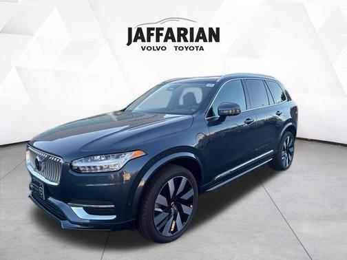 2024 Volvo XC90 Recharge Plug-In Hybrid T8 Plus Bright Theme 7 Passenger