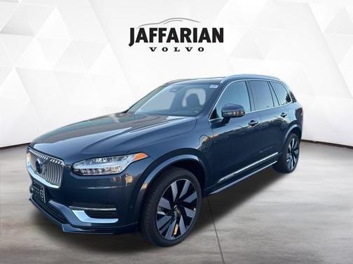 2024 Volvo XC90 Recharge Plug-In Hybrid T8 Plus Bright Theme 7 Passenger