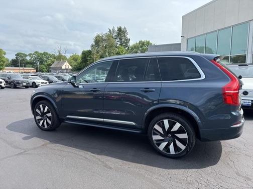 2024 Volvo XC90 Recharge Plug-In Hybrid T8 Plus Bright Theme 7 Passenger
