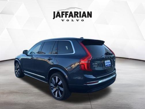 2024 Volvo XC90 Recharge Plug-In Hybrid T8 Plus Bright Theme 7 Passenger