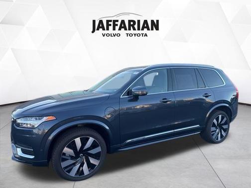 2024 Volvo XC90 Recharge Plug-In Hybrid T8 Plus Bright Theme 7 Passenger