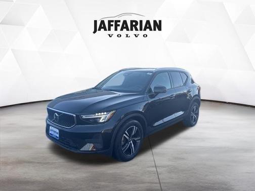 2023 Volvo XC40 B5 Core