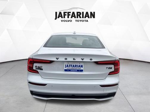 2025 Volvo S60 Plug-In Hybrid T8 Ultra Black Edition