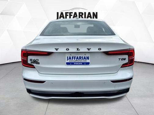 2025 Volvo S60 Plug-In Hybrid T8 Ultra Black Edition