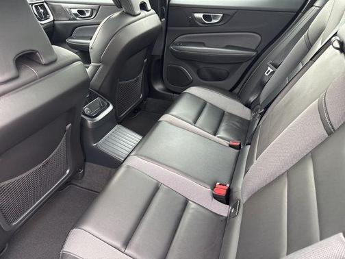 2025 Volvo S60 Plug-In Hybrid T8 Ultra Black Edition