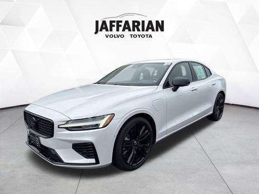 2025 Volvo S60 Plug-In Hybrid T8 Ultra Black Edition