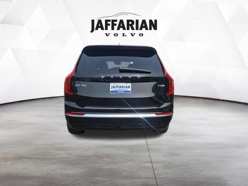 Onyx Black Metallic 2026 Volvo XC90 Plug-In Hybrid Plus, T8 AWD, Electric/Gasoline, Bright, 7 Seats