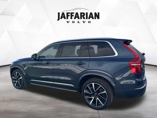 2024 Volvo XC90 B6 Plus Bright Theme 7-Seater