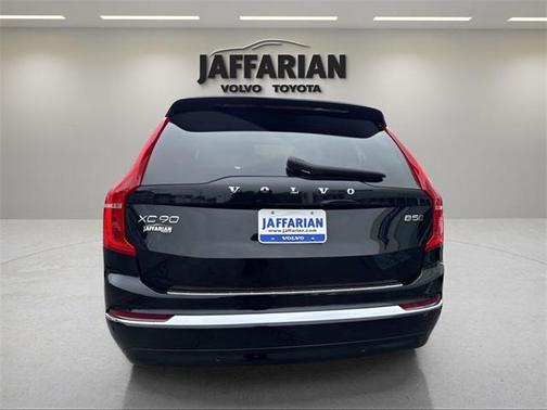 2024 Volvo XC90 B5 Core Bright Theme