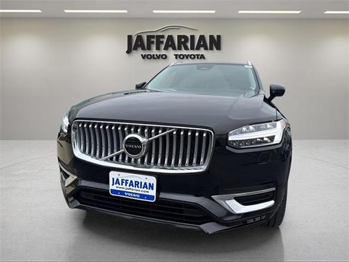 2024 Volvo XC90 B5 Core Bright Theme