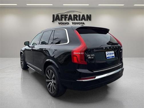 2024 Volvo XC90 B5 Core Bright Theme