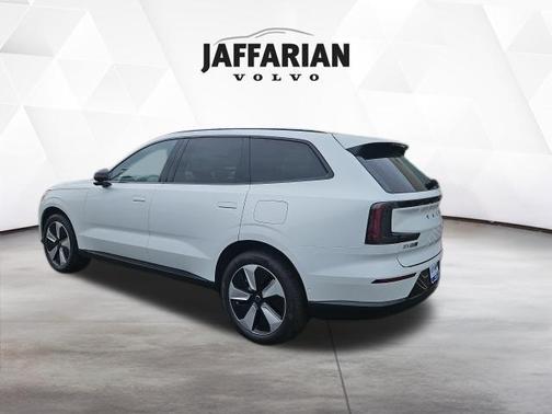 White Pearl 2026 Volvo EX90 Twin Motor Plus