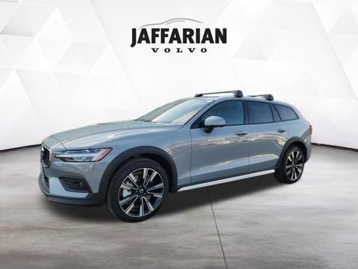 Gray Metallic 2026 Volvo V60 Cross Country B5 Ultra