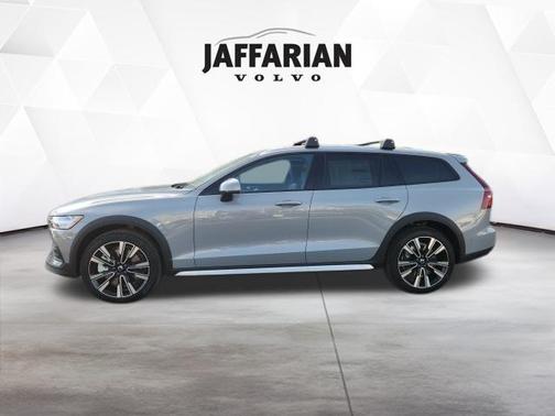 Gray Metallic 2026 Volvo V60 Cross Country B5 Ultra