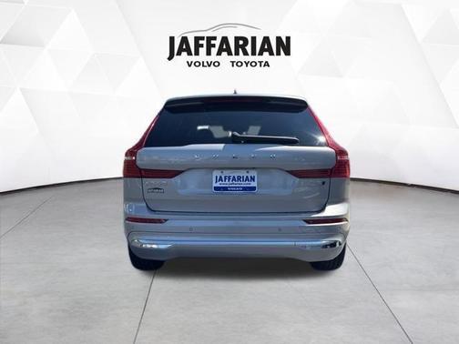 2022 Volvo XC60 B5 Inscription