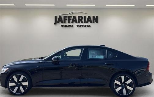 2024 Volvo S60 Recharge Plug-In Hybrid T8 Ultimate Dark Theme