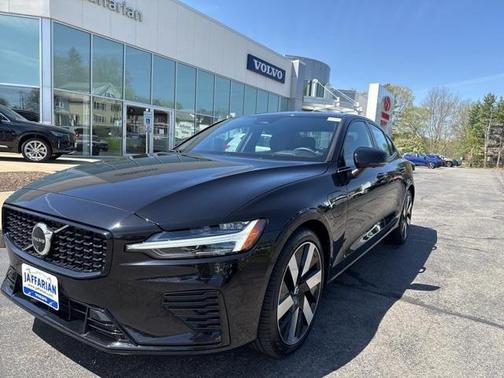 2024 Volvo S60 Recharge Plug-In Hybrid T8 Ultimate Dark Theme