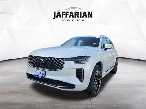 Crystal White Pearl 2026 Volvo XC90 B6 Plus 7-Seater