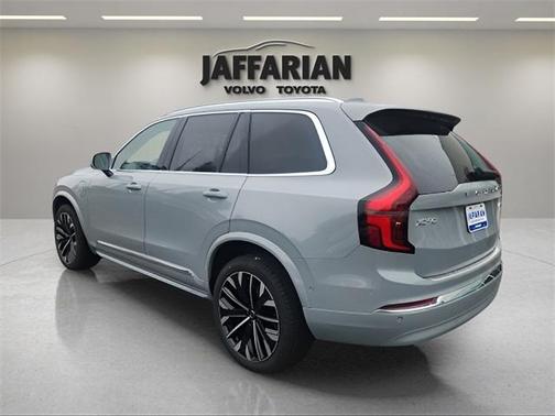 2025 Volvo XC90 Plug-In Hybrid T8 Ultra 7-Seater