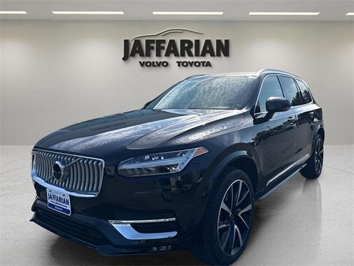 2024 Volvo XC90 B6 Plus Bright Theme 6-Seater