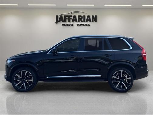 2024 Volvo XC90 B6 Plus Bright Theme 6-Seater