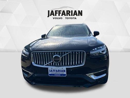 2024 Volvo XC90 B6 Plus Bright Theme 6-Seater