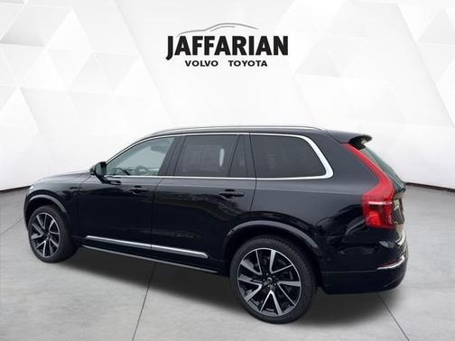 2024 Volvo XC90 B6 Plus Bright Theme 6-Seater