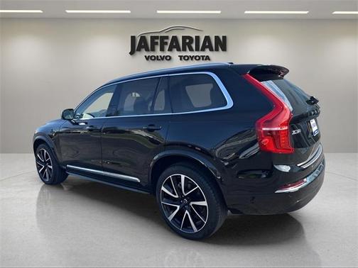 2024 Volvo XC90 B6 Plus Bright Theme 6-Seater