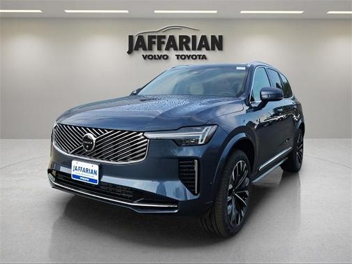 2025 Volvo XC90 B6 Plus 7-Seater
