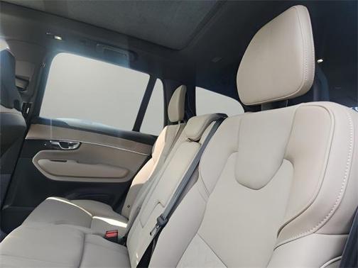 2025 Volvo XC90 B6 Plus 7-Seater