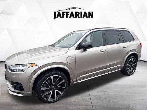 Bright Dusk 2023 Volvo XC90 Ultimate