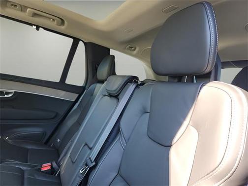 2025 Volvo XC90 Plug-In Hybrid T8 Ultra 7-Seater