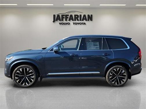 2025 Volvo XC90 Plug-In Hybrid T8 Ultra 7-Seater