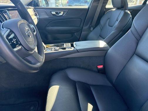 2025 Volvo S60 Plug-In Hybrid T8 Plus