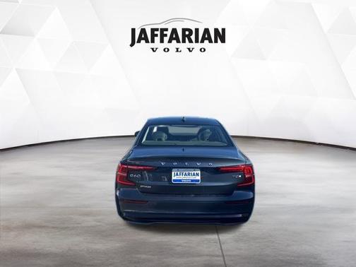 2025 Volvo S60 Plug-In Hybrid T8 Plus