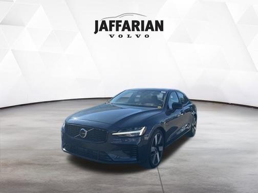 2025 Volvo S60 Plug-In Hybrid T8 Plus