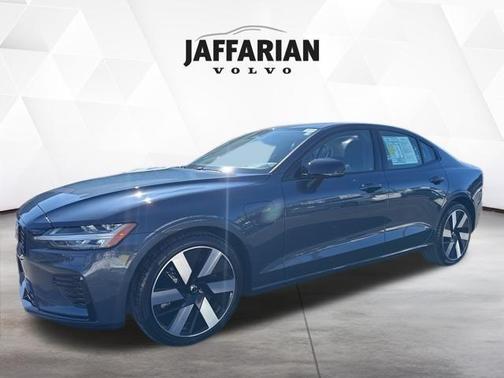 2025 Volvo S60 Plug-In Hybrid T8 Plus