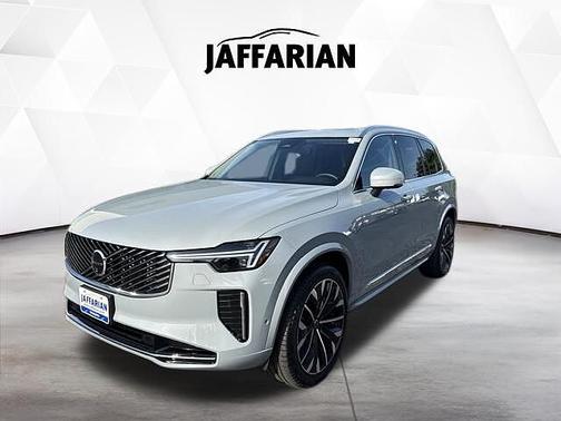 Vapour Grey 2025 Volvo XC90 Plus