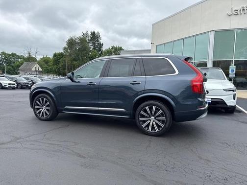 2022 Volvo XC90 T6 Inscription 7 Passenger