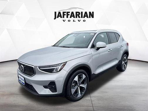 2025 Volvo XC40 Plus