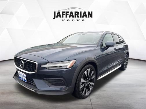 2020 Volvo V60 Cross Country T5