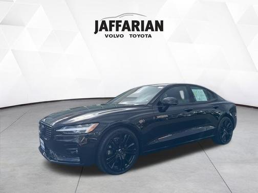 2023 Volvo S60 B5 Ultimate Black Edition