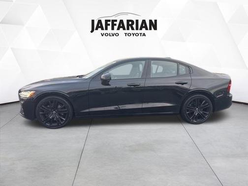 2023 Volvo S60 B5 Ultimate Black Edition