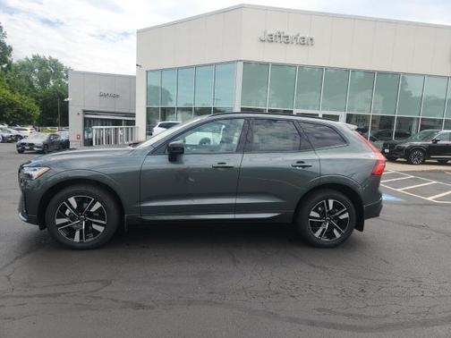 2026 Volvo XC60 B5 Core