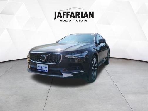 2026 Volvo V90 Cross Country B6 Ultra