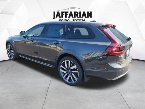2026 Volvo V90 Cross Country B6 Ultra