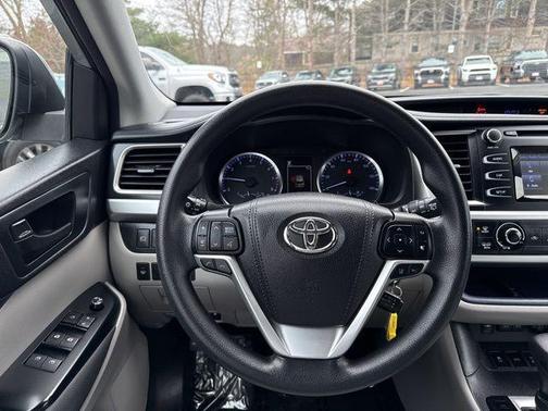 2018 Toyota Highlander LE