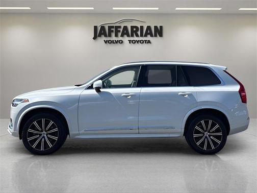 2025 Volvo XC90 B6 Plus 7-Seater