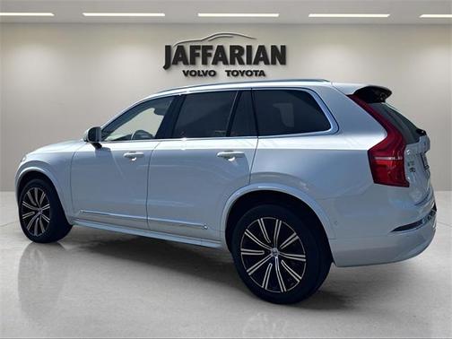 2025 Volvo XC90 B6 Plus 7-Seater